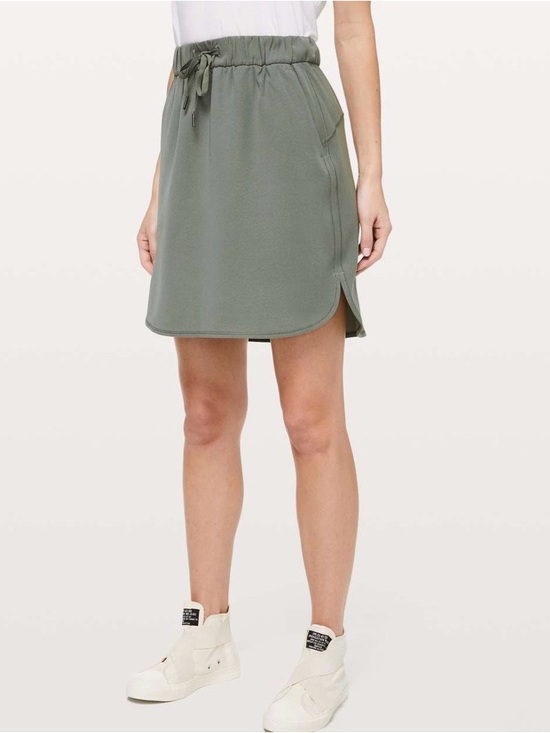lululemon athletica Dresses & Skirts - LULULEMON On The Fly Grey Green Elastic Drawstring Waist Skirt Pockets Size 10